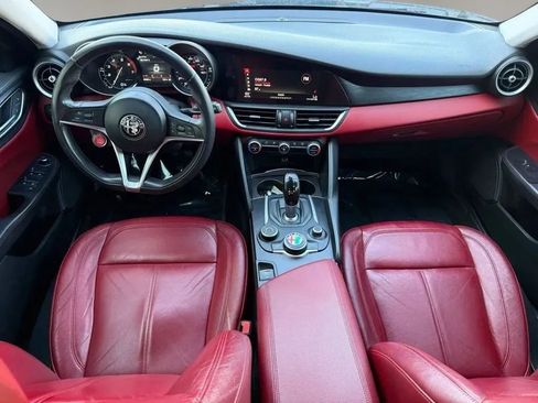 Used 2017 Alfa Romeo Giulia RWD image 13
