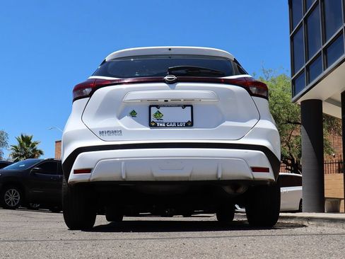 Used 2023 Nissan Kicks S FWD image 12
