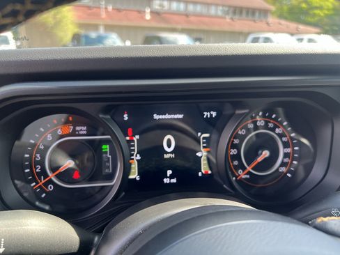 New 2025 Jeep Wrangler Unlimited Rubicon 392 image 10