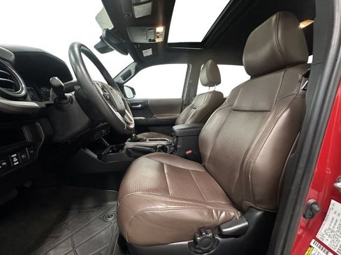 Used 2019 Toyota Tacoma Limited AWD/4WD image 12
