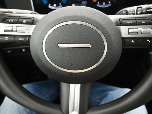 Used 2025 Hyundai Tucson SE image 20