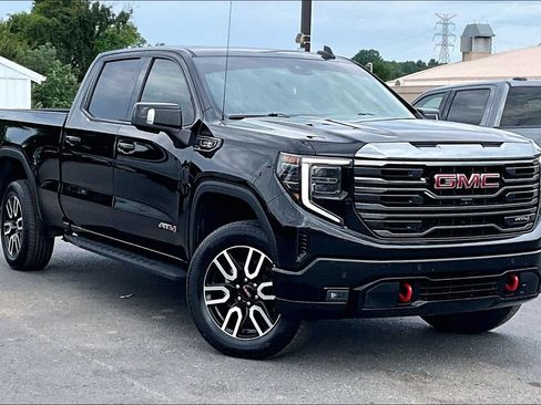 Used 2024 GMC Sierra 1500 AT4 w/ Technology Package AWD/4WD image 38