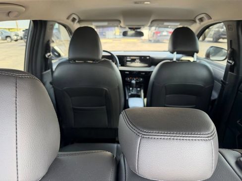 Used 2025 Nissan Kicks SV FWD image 18