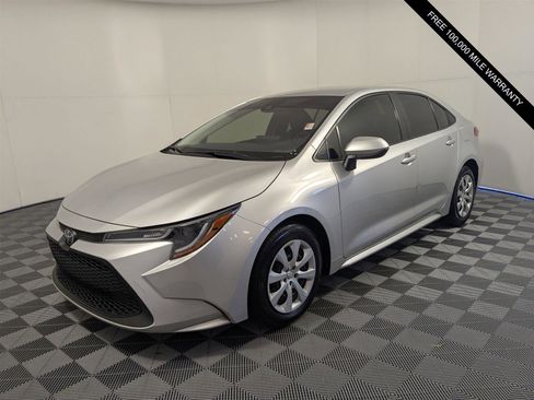 Used 2022 Toyota Corolla LE image 1