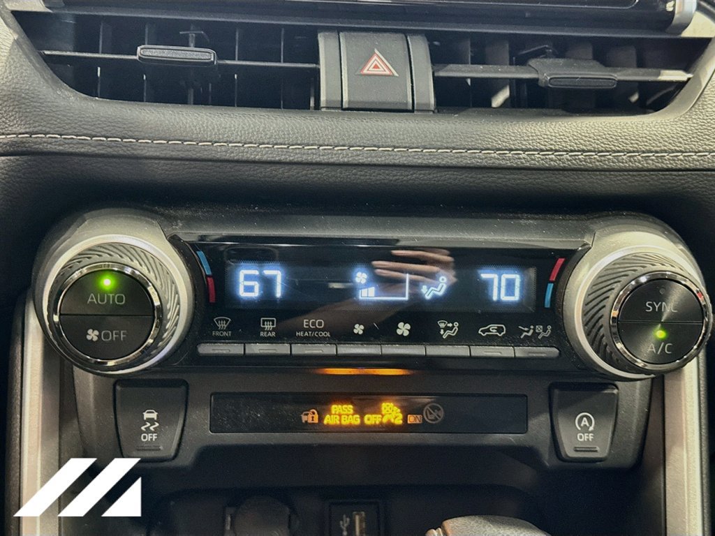 Used 2024 Toyota RAV4 XLE AWD/4WD image 17