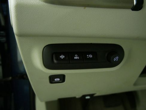 Used 2024 GMC Terrain Denali w/ Denali Premium Package image 17