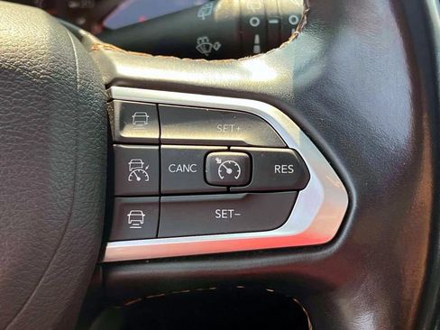 Certified 2022 Jeep Compass Limited w/ Sun and Sound Group AWD/4WD image 23