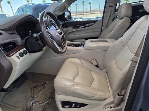 Used 2016 Cadillac Escalade ESV Luxury AWD/4WD image 13