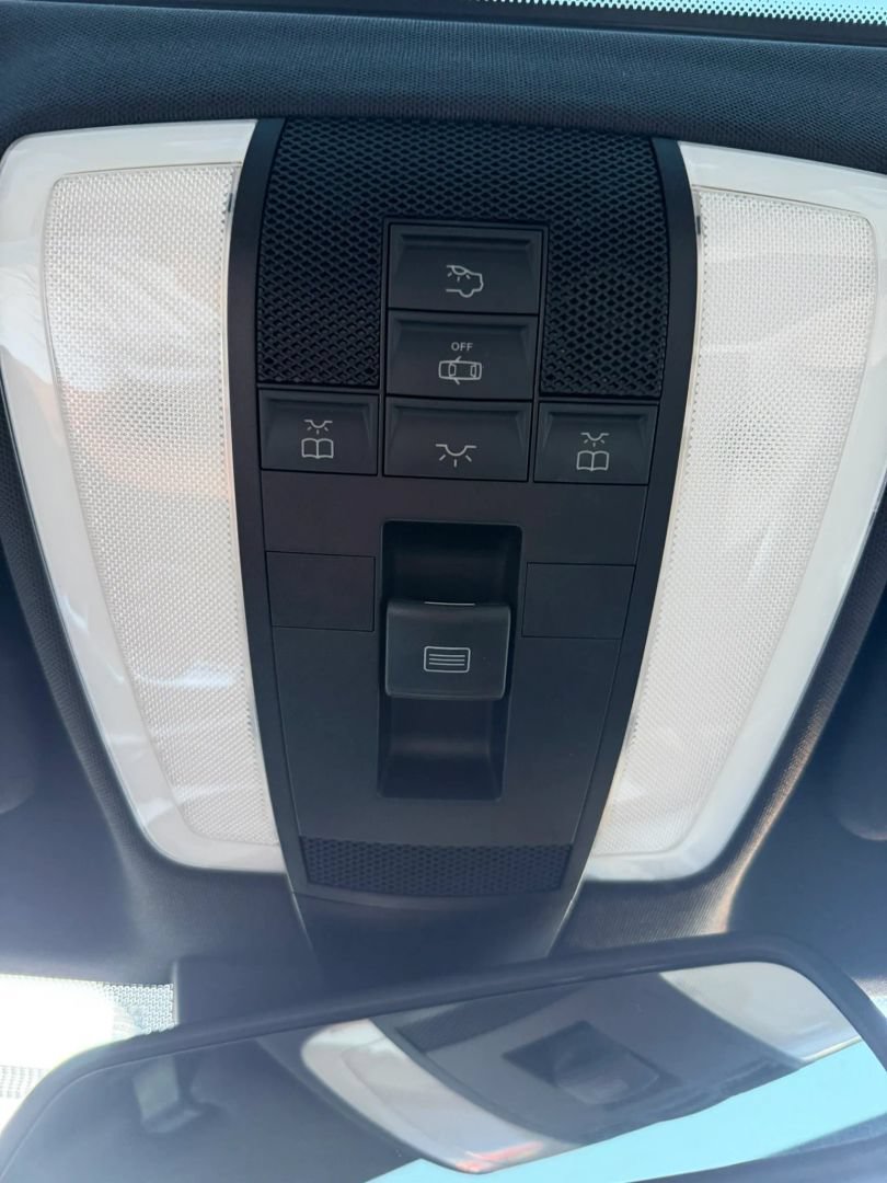Used 2012 Mercedes-Benz C 63 AMG Sedan image 27