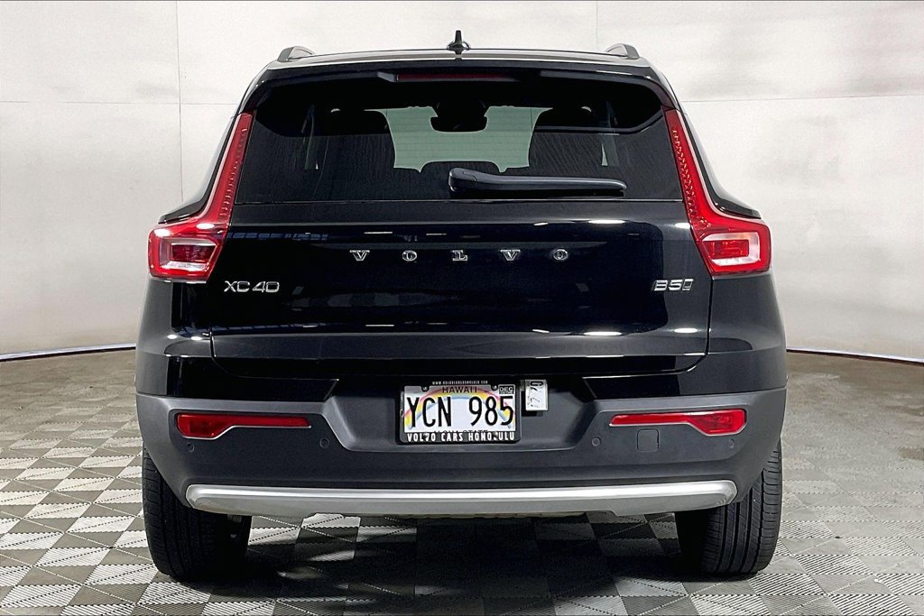Used 2025 Volvo XC40 B5 Core w/ Protection Package Premier AWD/4WD image 3