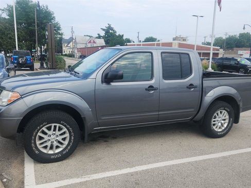 Used 2018 Nissan Frontier SV AWD/4WD image 8