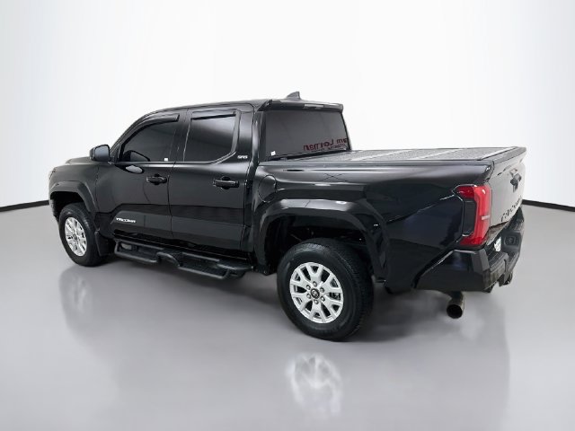 Used 2025 Toyota Tacoma SR5 AWD/4WD image 5