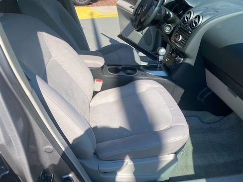 Used 2014 Nissan Rogue S FWD image 11