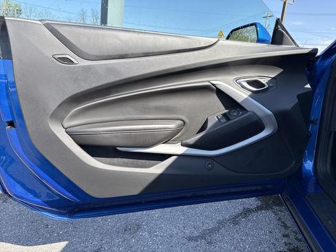 Used 2018 Chevrolet Camaro SS RWD image 15