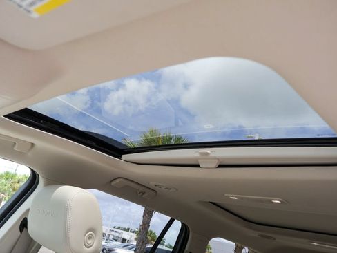 Used 2023 GMC Acadia Denali w/ Denali Ultimate Package FWD image 12