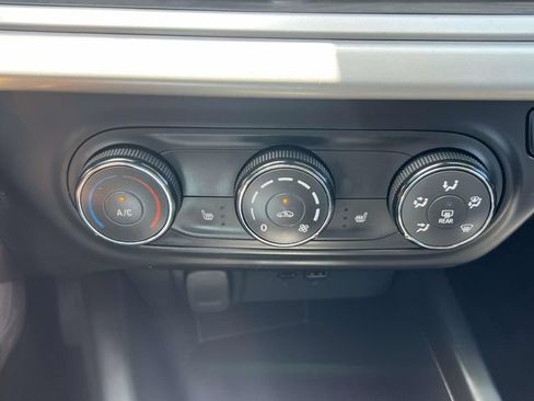 Used 2024 Chevrolet Trax LS w/ LS Convenience Package FWD image 27