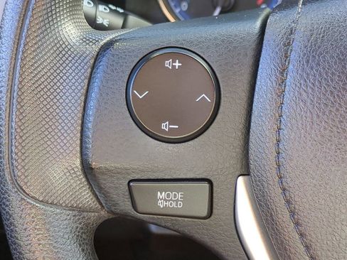 Used 2018 Toyota Corolla LE image 22