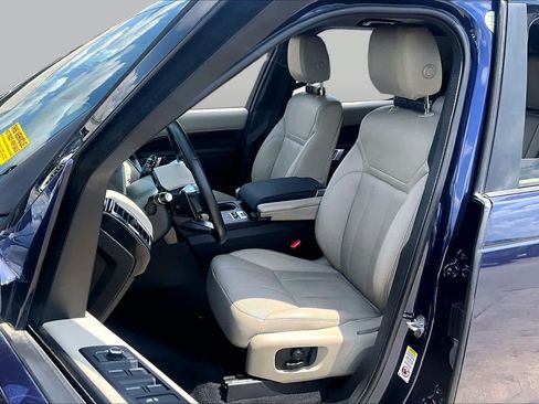 Used 2018 Land Rover Discovery SE AWD/4WD image 8