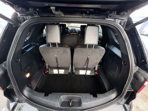 Used 2017 Ford Explorer XLT w/ Equipment Group 202A AWD/4WD image 26