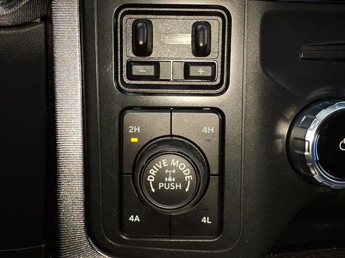 Certified 2022 Ford F150 Platinum w/ Equipment Group 701A High image 21