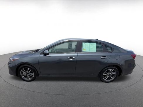 Used 2024 Kia Forte LXS FWD image 9