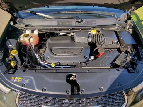 Used 2022 Chrysler Pacifica Touring-L FWD image 26
