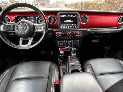 Used 2022 Jeep Wrangler Unlimited Rubicon w/ Cold Weather Group AWD/4WD image 24