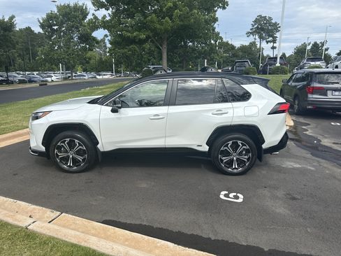 Used 2025 Toyota RAV4 XSE w/ Premium Package AWD/4WD image 6
