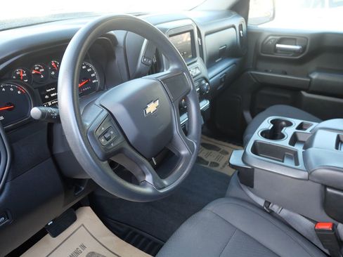 Used 2020 Chevrolet Silverado 1500 Custom w/ Custom Value Package image 12