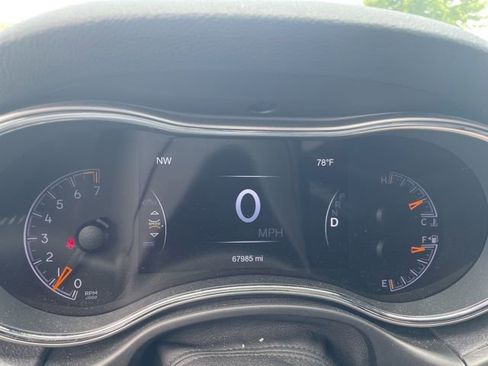 Used 2018 Jeep Grand Cherokee Altitude AWD/4WD image 12