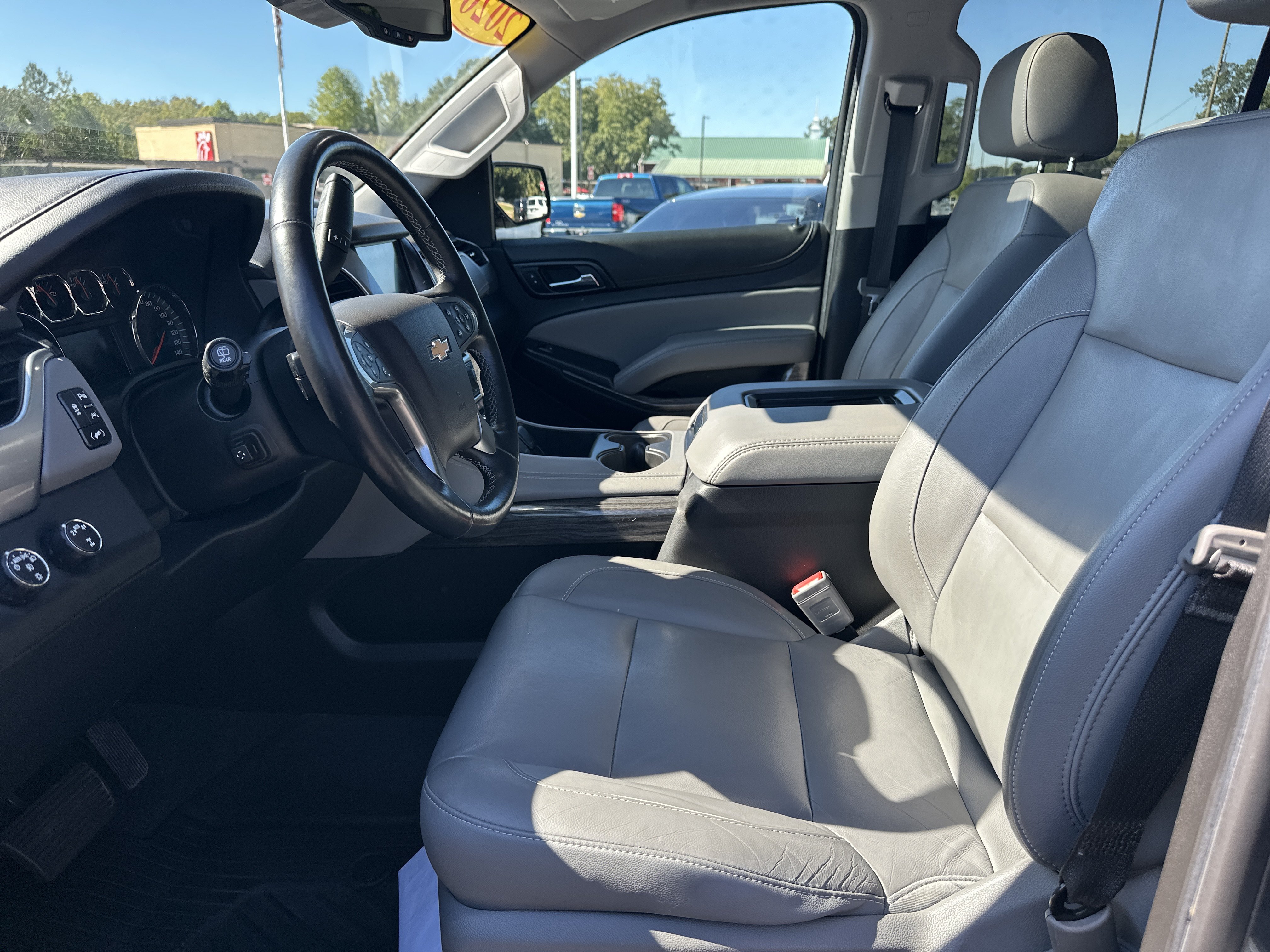 Used 2020 Chevrolet Suburban LT AWD/4WD image 9