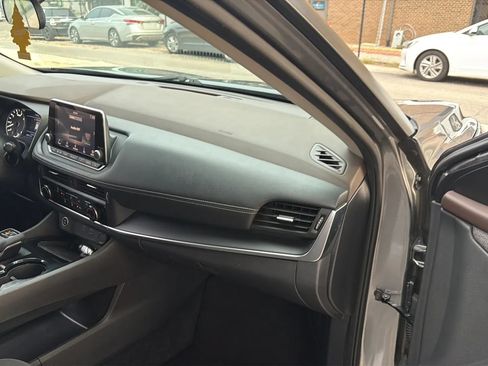 Used 2021 Nissan Rogue S FWD image 28
