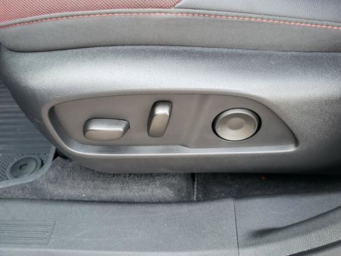 Used 2025 Chevrolet Equinox RS w/ Safety and Technology Package image 18