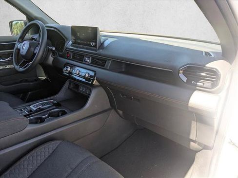 Used 2023 Honda Pilot Sport image 21