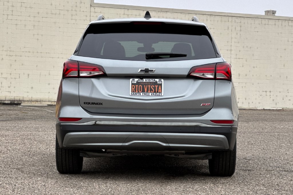 Used 2023 Chevrolet Equinox RS w/ RS Leather Package FWD image 5
