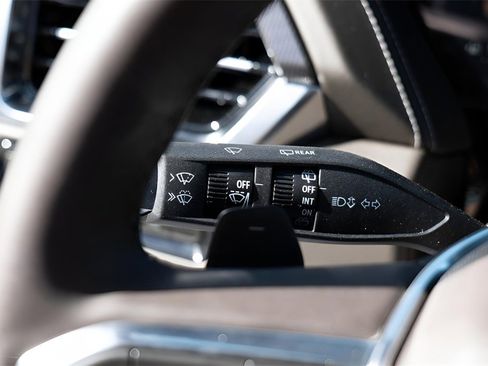 New 2026 GMC Yukon Elevation image 17