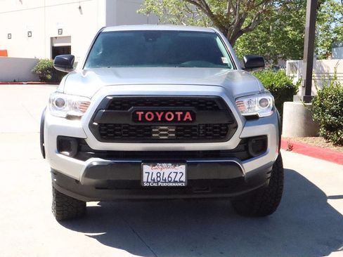 Used 2020 Toyota Tacoma SR w/ SX Package image 4