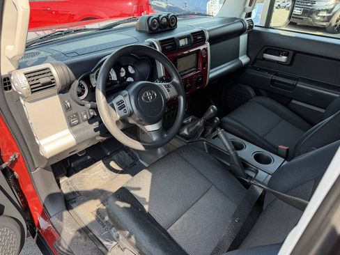 Used 2011 Toyota FJ Cruiser 4WD w/ Convenience Pkg image 34