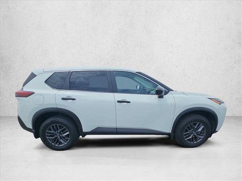 Used 2023 Nissan Rogue S FWD image 4