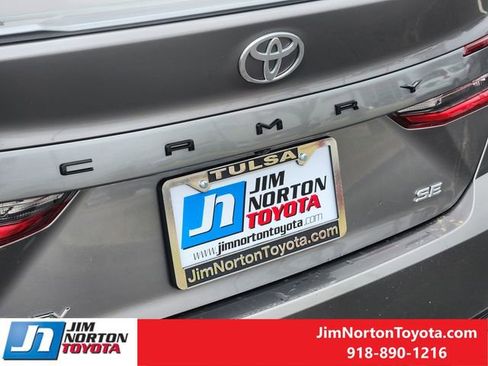 Used 2025 Toyota Camry SE image 12