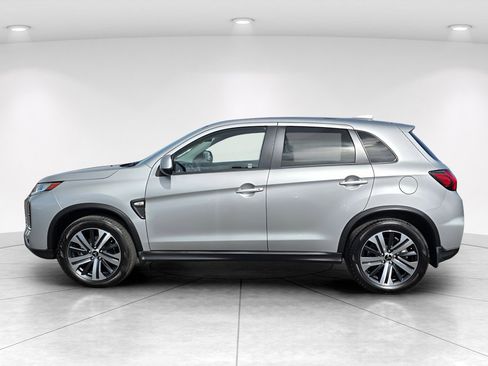 Used 2025 Mitsubishi Outlander Sport SE AWD/4WD image 3