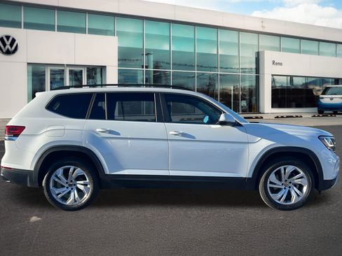 Certified 2021 Volkswagen Atlas SE image 4