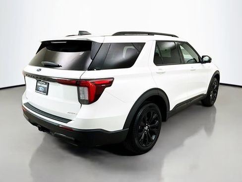 Used 2025 Ford Explorer ST-Line AWD/4WD image 7