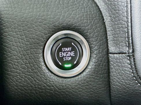 Used 2021 GMC Yukon Denali w/ LPO, Illumination Package AWD/4WD image 39