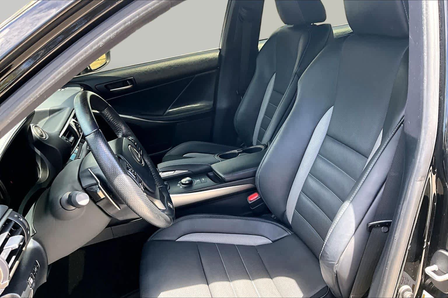 Used 2020 Lexus IS 300 F Sport w/ Blackline Edition RWD image 8