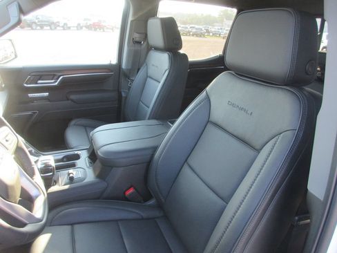 New 2026 GMC Sierra 1500 Denali w/ Denali Reserve Package AWD/4WD image 12