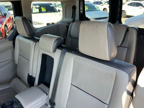 Used 2017 Ford Transit Connect XLT image 39