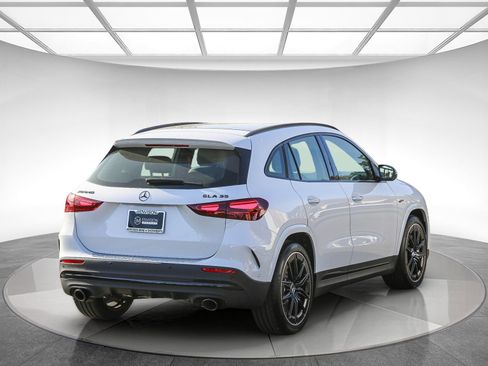 Used 2024 Mercedes-Benz GLA 35 AMG 4MATIC image 4
