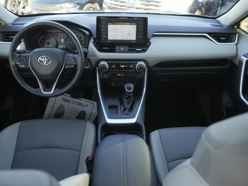 Used 2020 Toyota RAV4 XLE Premium image 21
