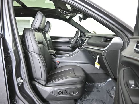 New 2026 Jeep Grand Cherokee L Limited AWD/4WD image 13